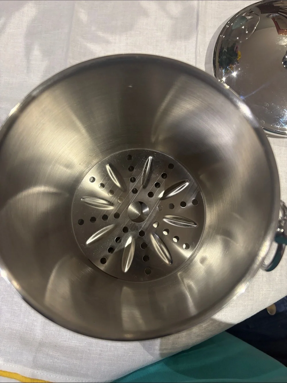 Williams Sonoma Polished Stainless Steel Ice Bucket with Lid, Silver 6.75” tall